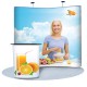 Messestand med pop-up bord og vegg